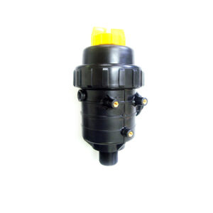 O Filtro de Sucção 220 LPM (Litros por Minuto) com 1.1/2" Mesh e Válvula é um componente utilizado em sistemas de bombeamento para filtrar e proteger o equipamento de possíveis impurezas presentes no fluido a ser bombeado.